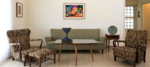 הסלון בבית שלום אש